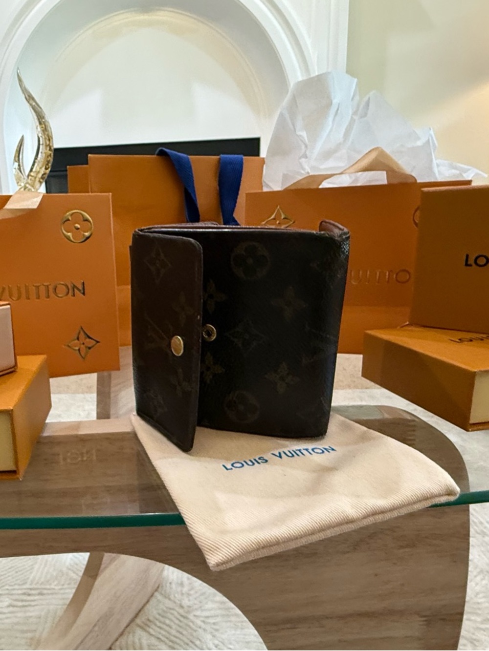 Louis Vuitton Black Monogram Snap-Button Detail - Picture 14 of 14